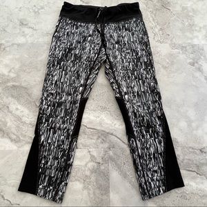 Nike Running Dri Fit Brush‎ Stroke Pants Size Small